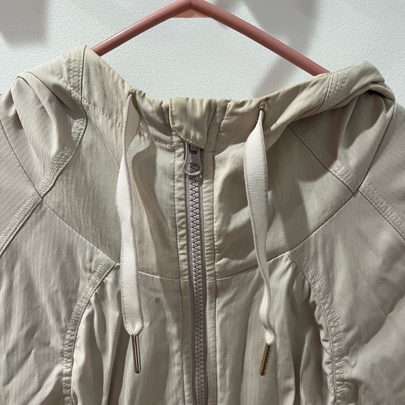 Lululemon spring jacket, bomber style size 8 - Picture 7 of 8